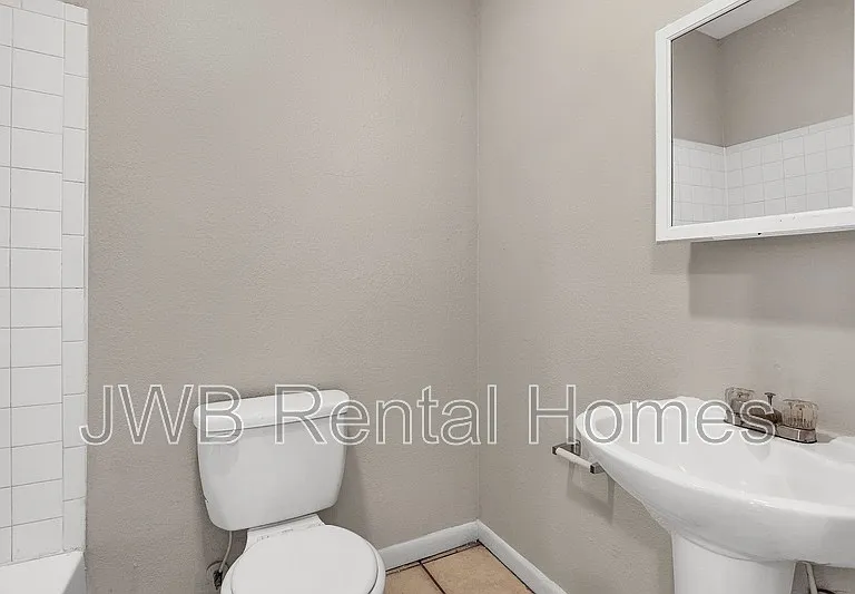 1943 Hardee St #2 — Photo 9