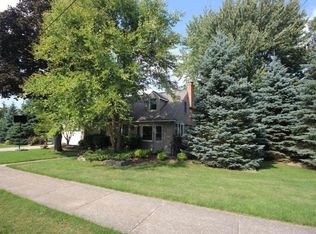 2221 Brighton Dr SE, East Grand Rapids, MI