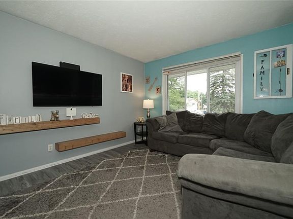 4th image of 2611 E Shakespeare Dr