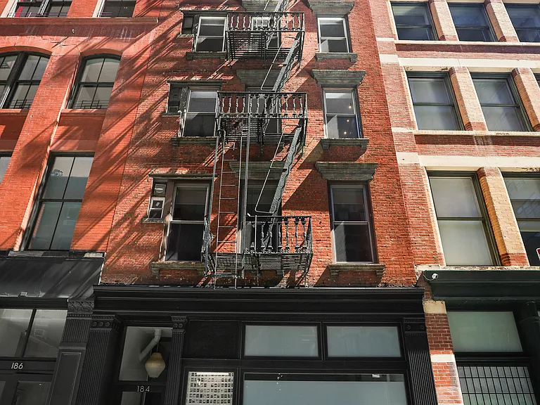 184 Franklin St #7 — Photo 11
