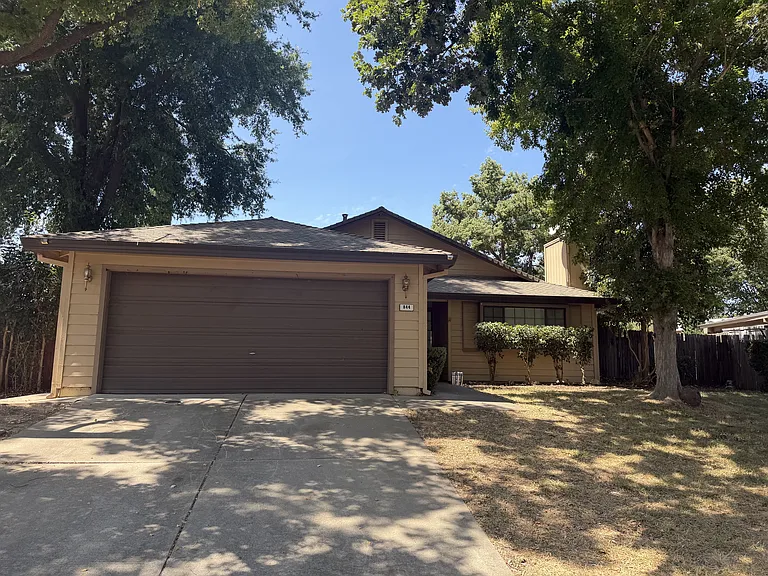 844 Stetson Way — Photo 1