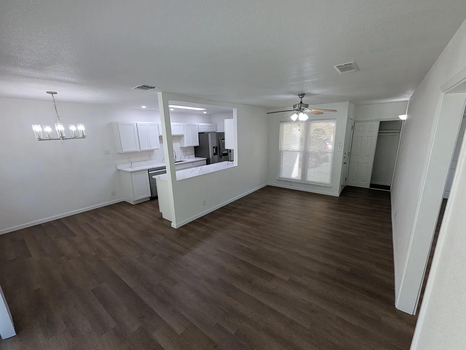 953 Serenade Dr — Photo 1