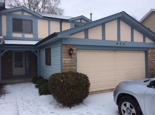 435 Pacific Ct, Wheeling, IL 60090