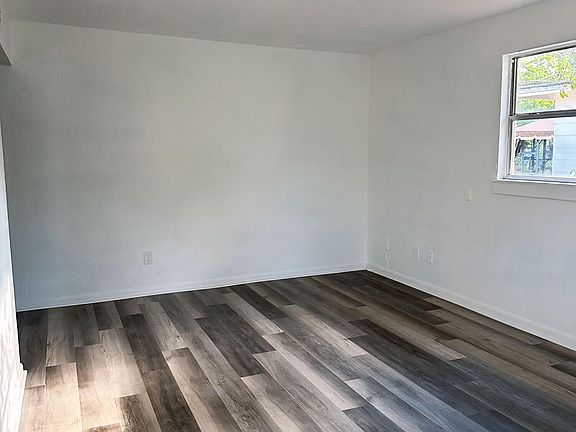 2nd image of 2202 W 12TH Street