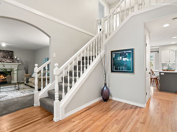 3rd image of 2631 Marylhurst Dr