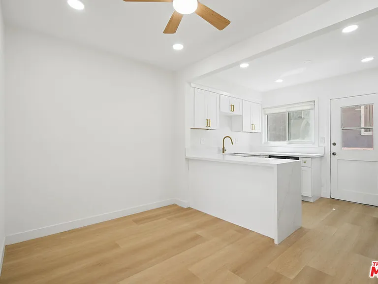 919 S Sherbourne Dr #1 — Photo 5