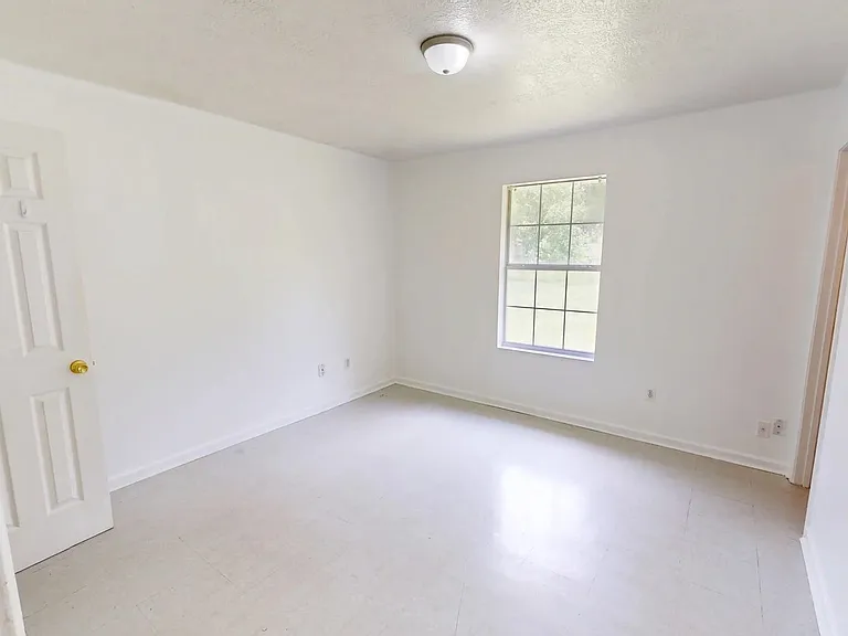 1112 Pinder Ln — Photo 12