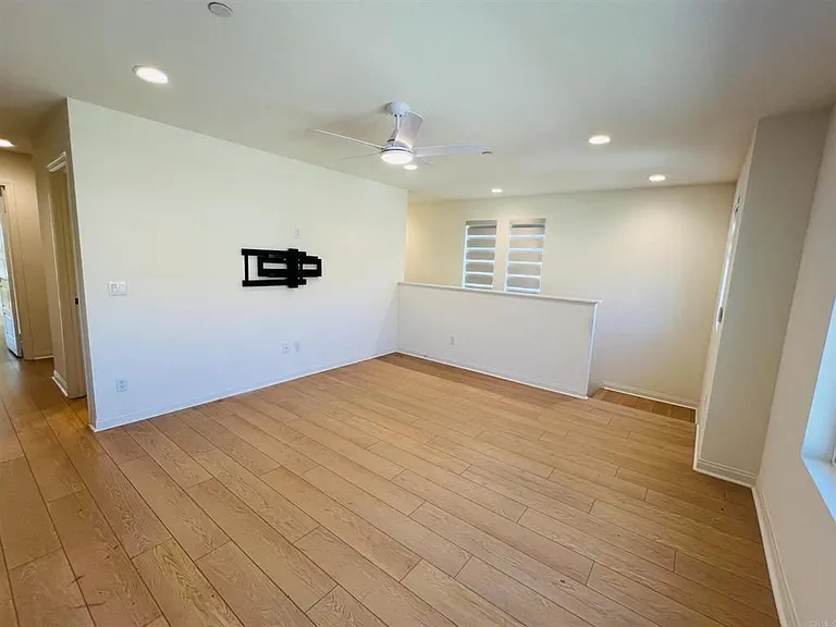 530 Longmeadow St — Photo 22