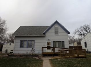 606 Lewis St, Vermillion, SD 57069
