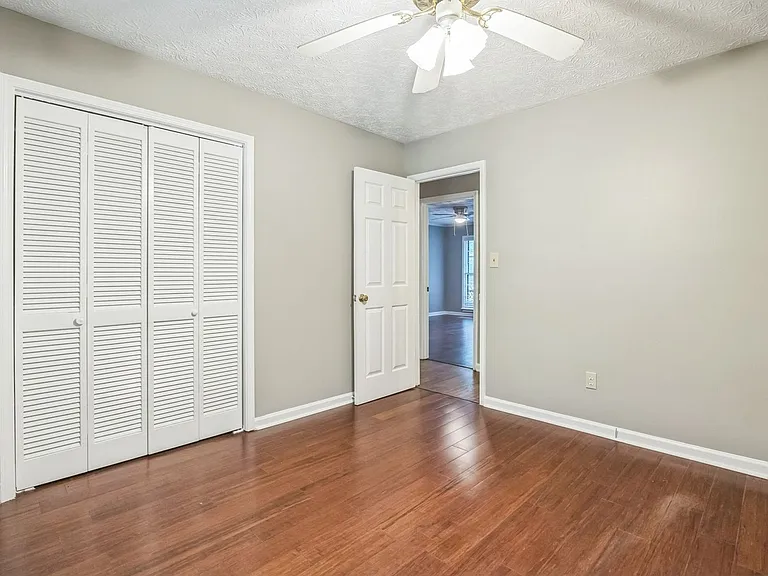 240 Brandenburgh Cir — Photo 21