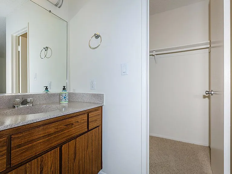 Ridgewood Village Apartment Homes — Photo 34