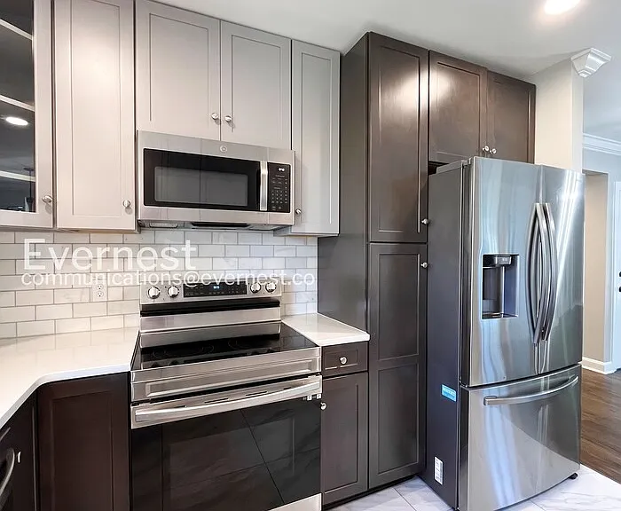 109 Mayfair Rd — Photo 7