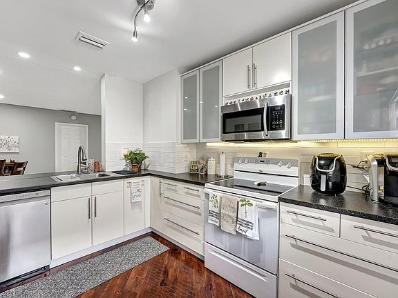 3rd image of 12121 Royal Palm Boulevard #5f