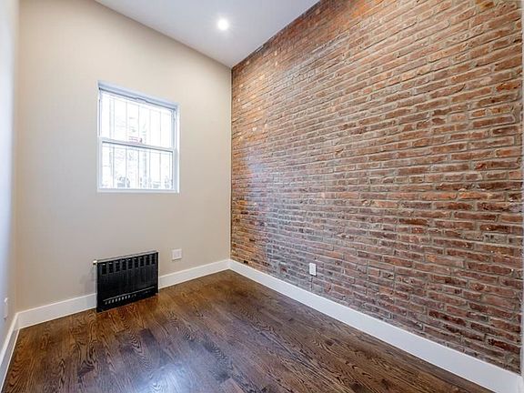 5th image of 70 Carmine St #1DPL