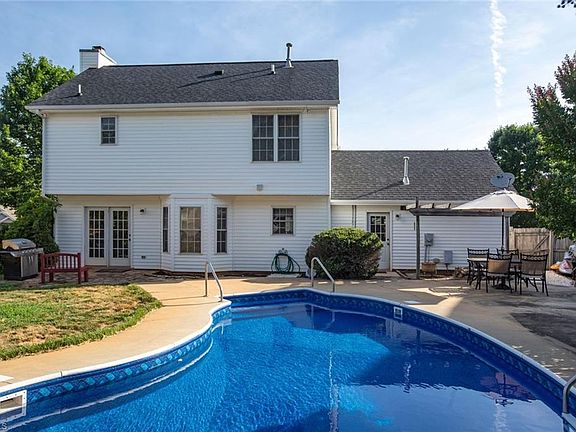2nd image of 2307 Glen Meadow Dr