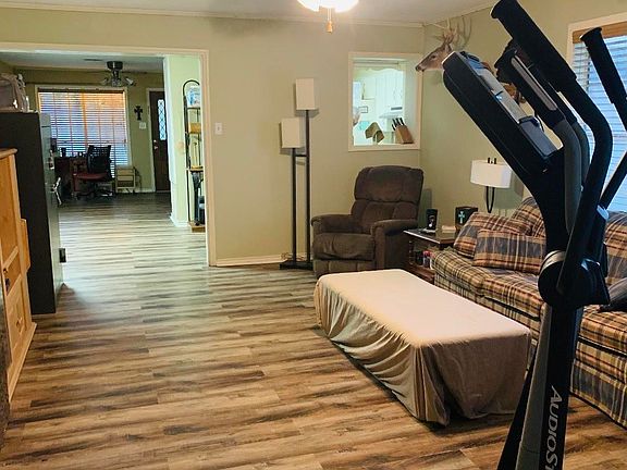 3rd image of 208 Paula Dr