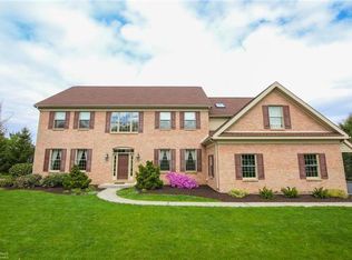4545 Woodlawn Dr, Emmaus, PA 18049