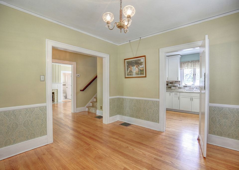 1st image of 303 W Pennsylvania Ave