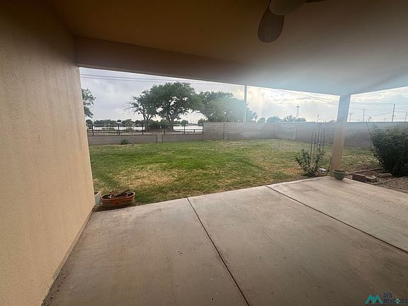 5th image of 2100 W Lakeview Dr