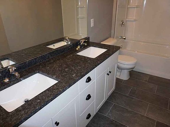 5th image of 507 10th St NE