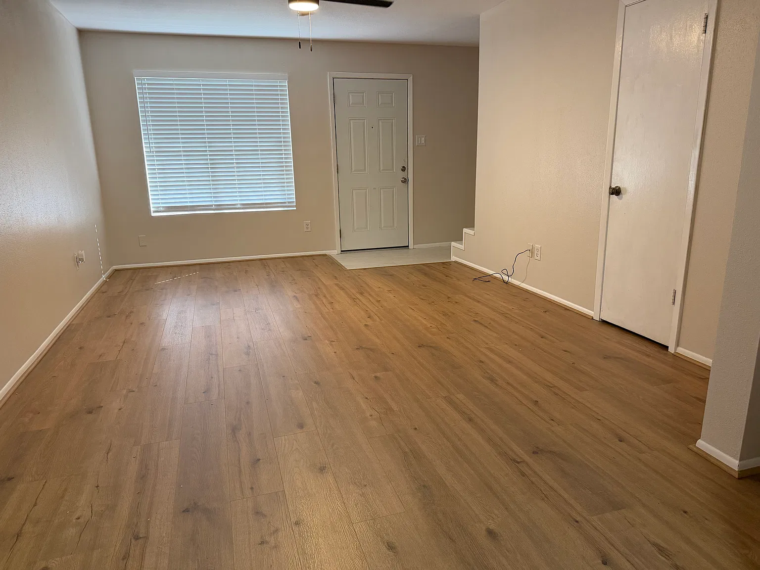 2 bed, 1.5 bath, 900 sqft, $1,200 — Photo 3