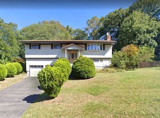 10 Oxford Ct, Spring Valley, NY 10977