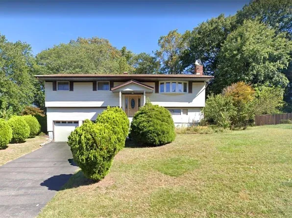 10 Oxford Court, Spring Valley, NY 10977