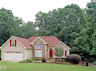 5513 Forest Dr, Loganville, GA 30052