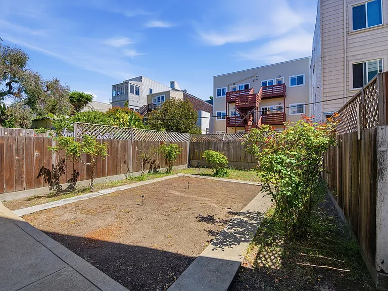 35 Hill St #B — Photo 16
