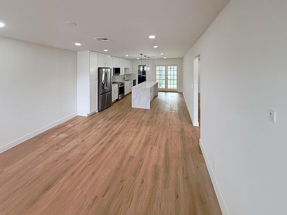 3rd image of 3902 Harwood Street