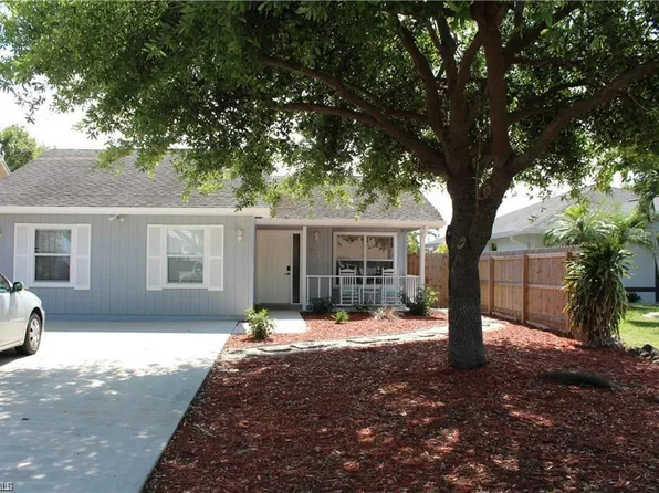 858 97th Ave N, Naples, FL 34108