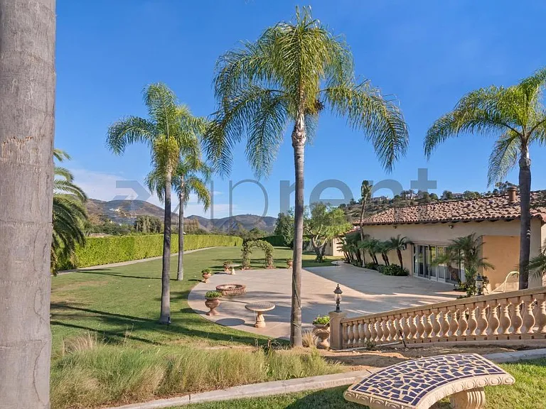18545 Aliso Canyon Rd — Photo 42