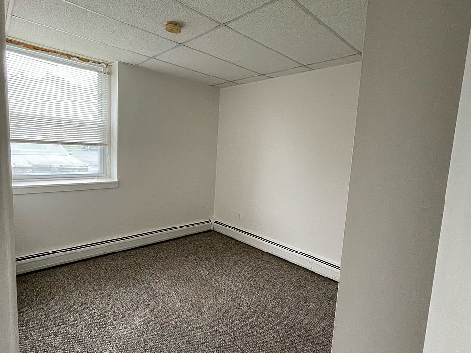 1st image of 179 Grand St #17