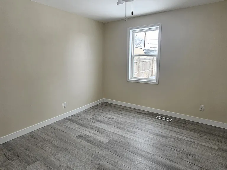 507 E Water St — Photo 18