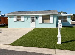 480 180th Ave E, Redington Shores, FL 33708