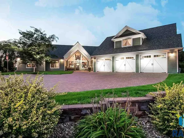 6210 N Lakeside Dr, Madison, SD 57042