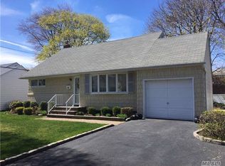 46 Lincoln Rd W, Plainview, NY 11803