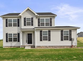 885 Ripple Dr, Hanover, PA 17331