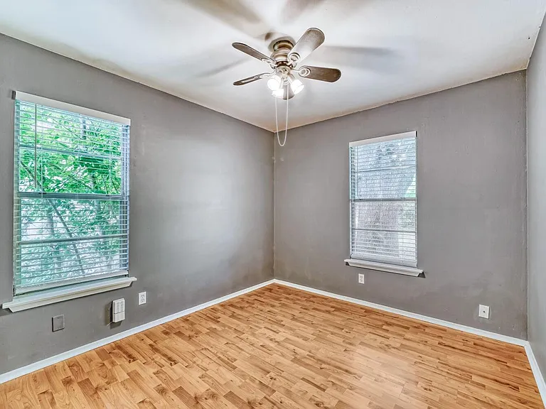 8308 Hathaway Dr — Photo 18