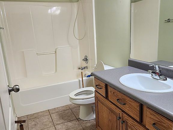 3rd image of 4247 Shelby Ln