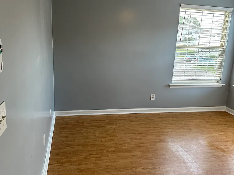 2263 Andover Dr #E — Photo 8