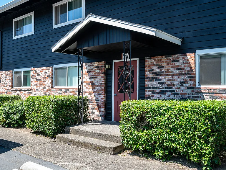 Country Oaks | Exterior Entrance