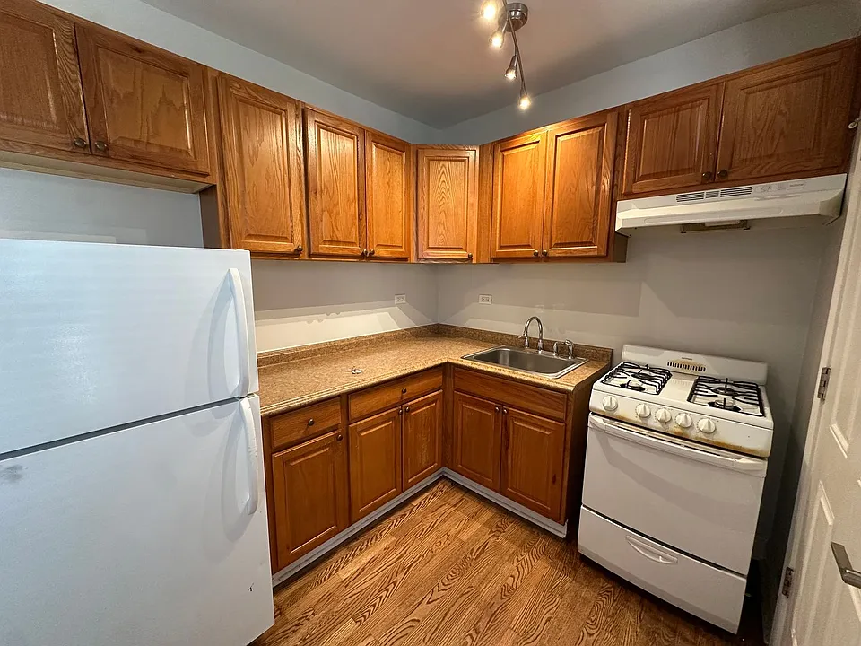 7027-7033 N Glenwood Ave #3S