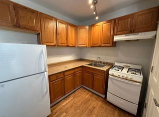 7027-7033 N Glenwood Ave #3S, Chicago, IL 60626