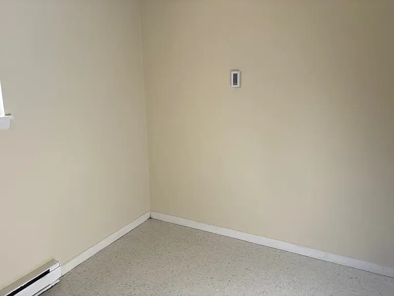 40 Dinan Dr #4 — Photo 6