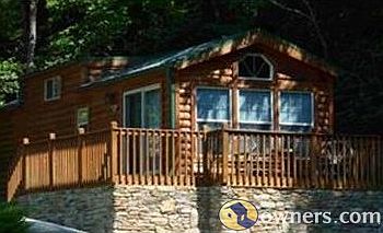 The Cub Cabin - Stream side