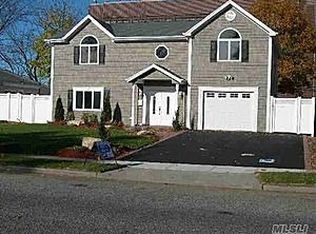 11 Bell Ln, Levittown, NY 11756