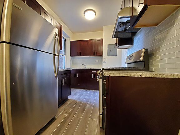 2nd image of 520 W 218th St APT 5D