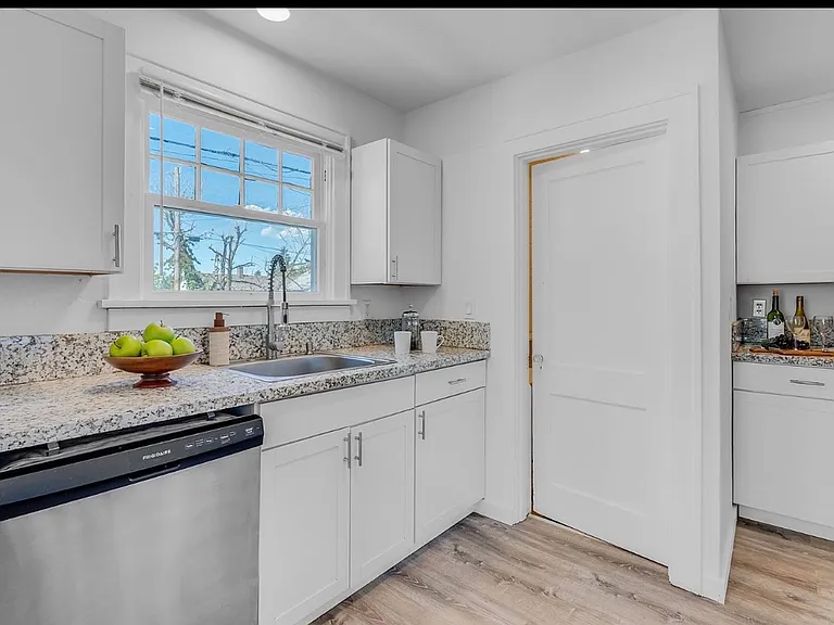 26 N Morgan St — Photo 5