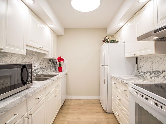 5th image of 3920 Hastings St #905